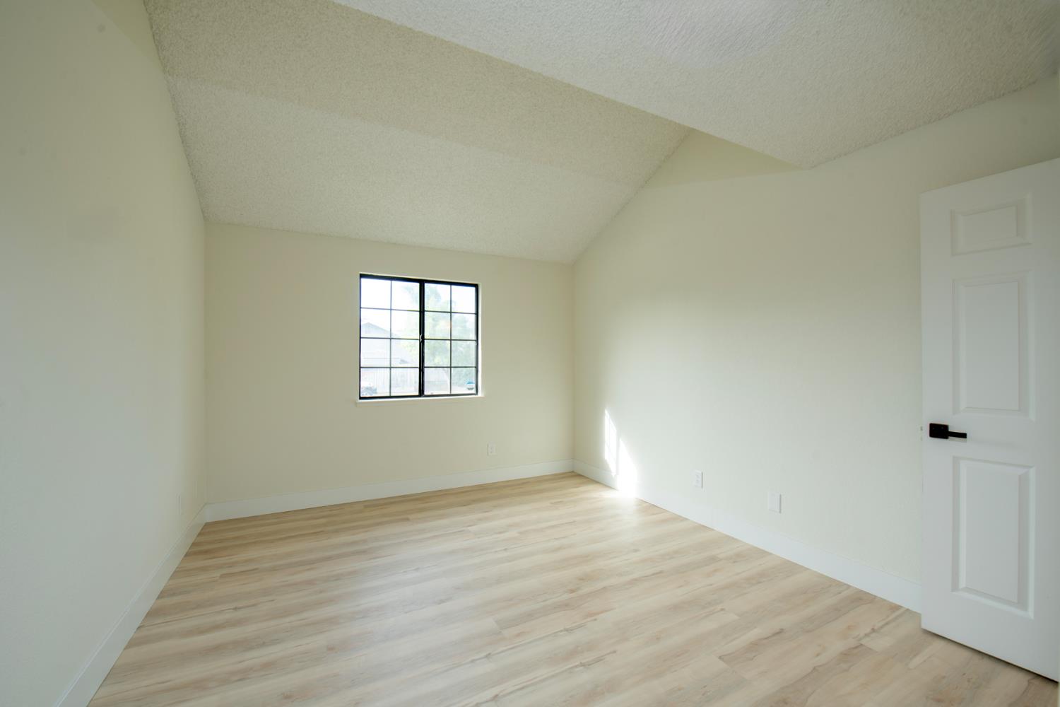 4386 Magill Ave, Fresno, CA 93722