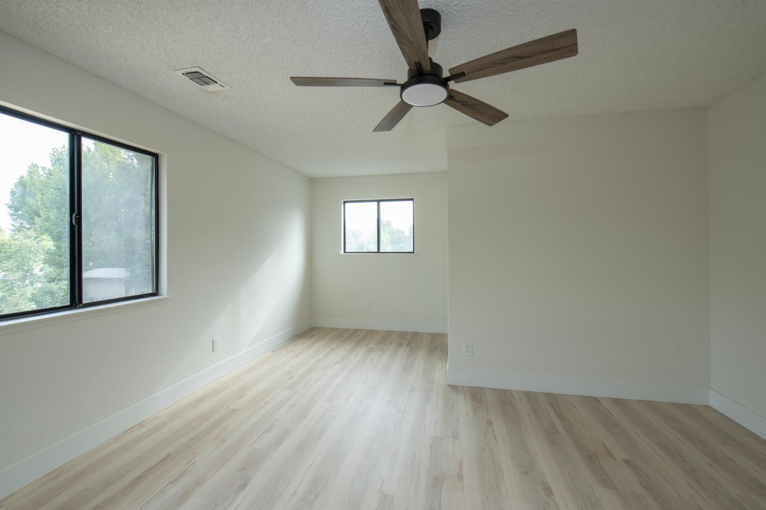 4386 Magill Ave, Fresno, CA 93722