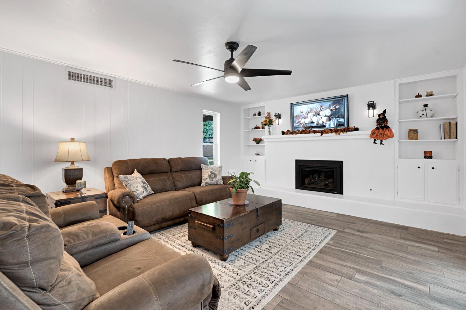 5460 N Blosser Ave, Fresno, CA 93711