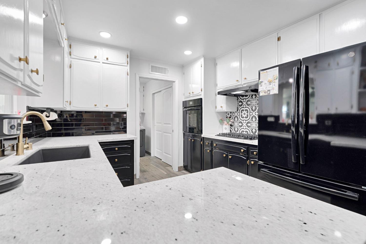 5460 N Blosser Ave, Fresno, CA 93711