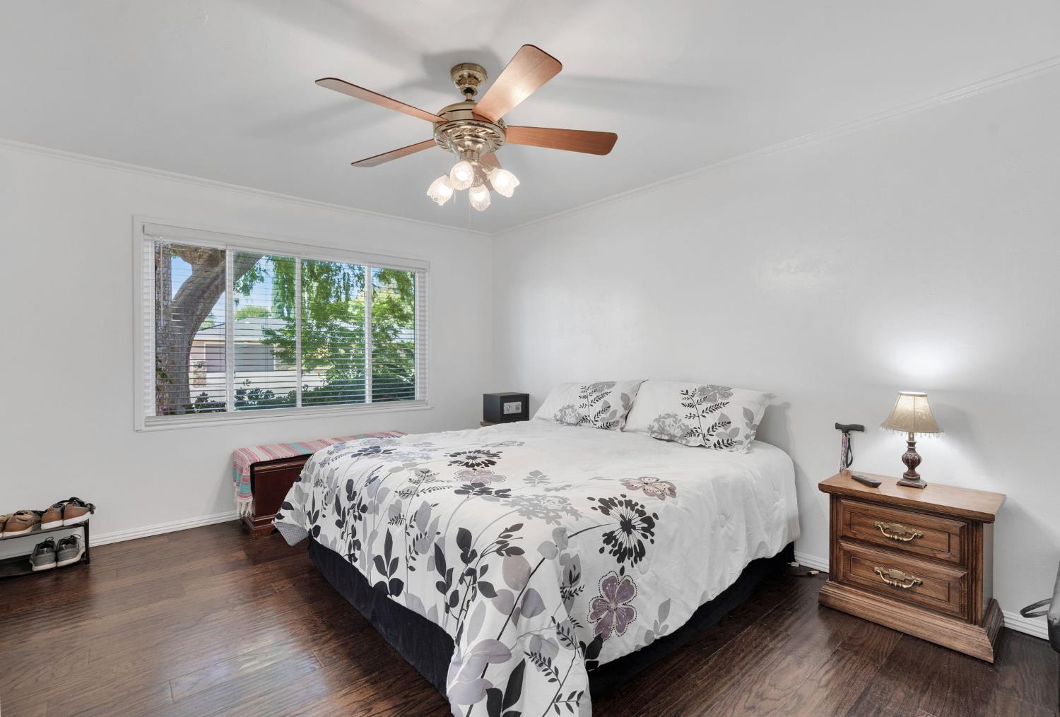 5460 N Blosser Ave, Fresno, CA 93711