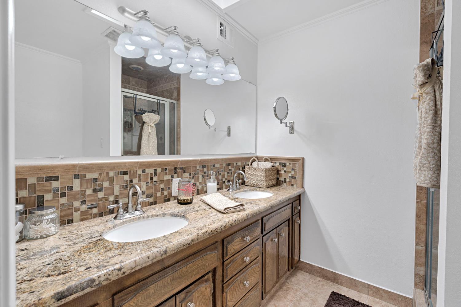 5460 N Blosser Ave, Fresno, CA 93711