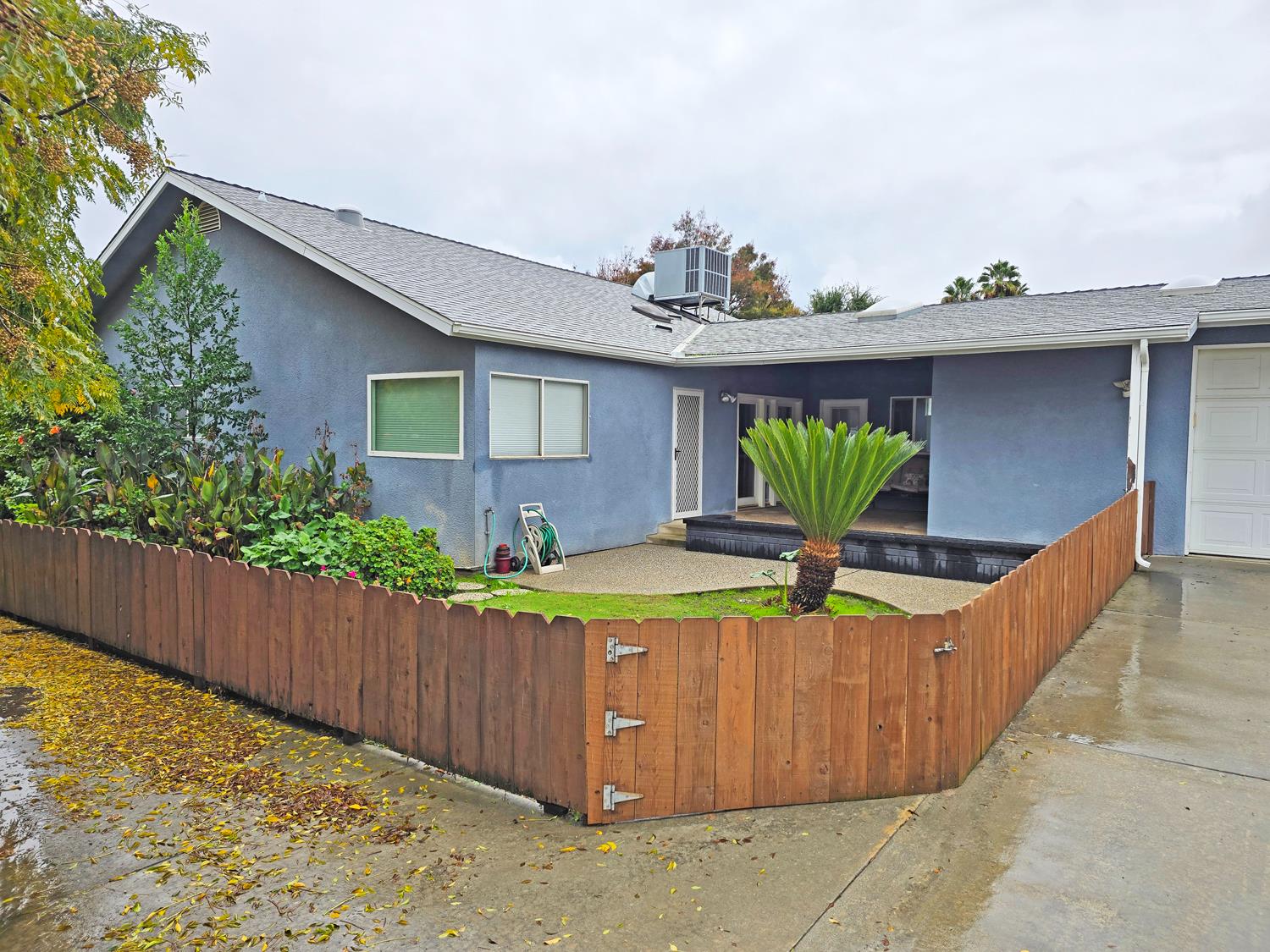 6711 N Chestnut Ave, Fresno, CA 93710