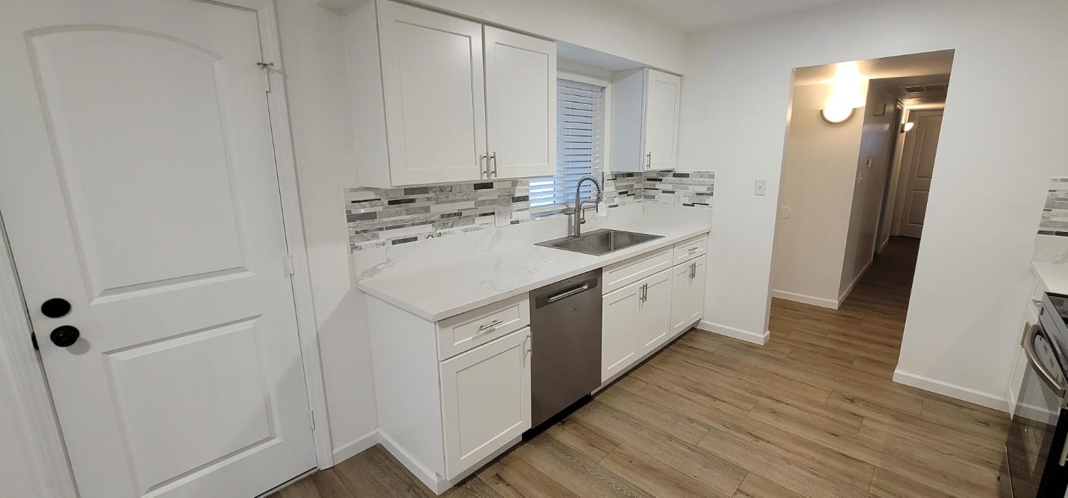 1540 W Ashcroft Ave, Fresno, CA 93705