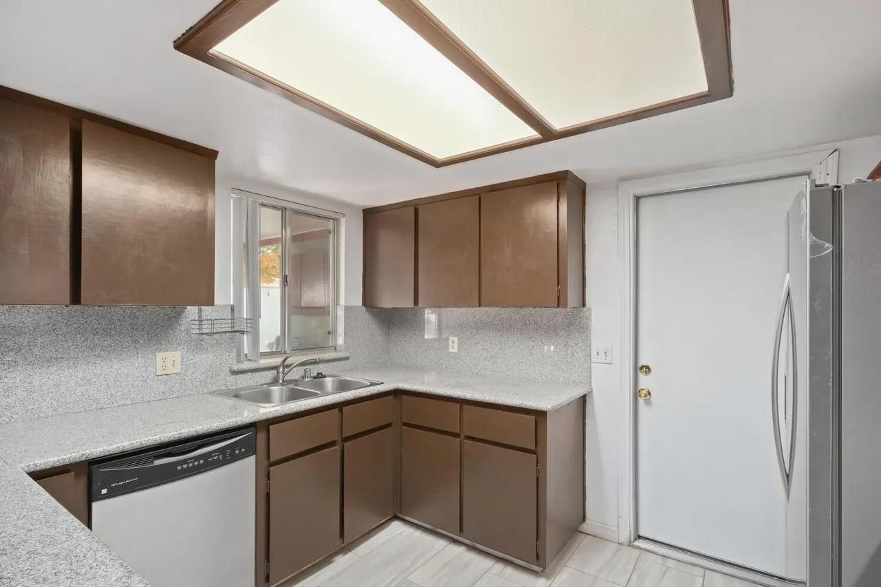 2780 N Marty, Fresno, CA 93722