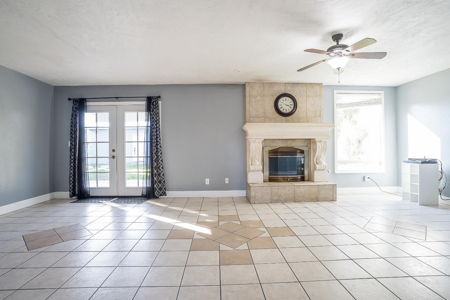 3411 N 3Rd St, Fresno, CA 93726