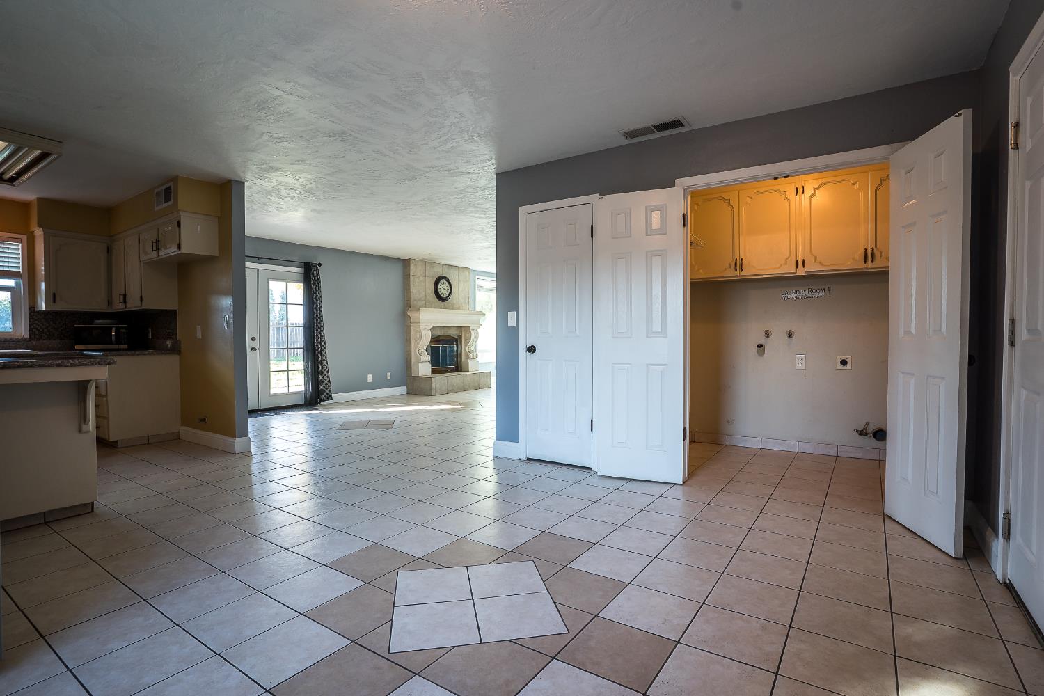 3411 N 3Rd St, Fresno, CA 93726