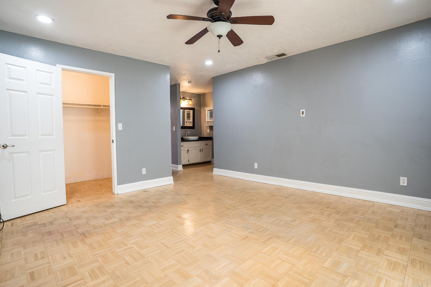 3411 N 3Rd St, Fresno, CA 93726