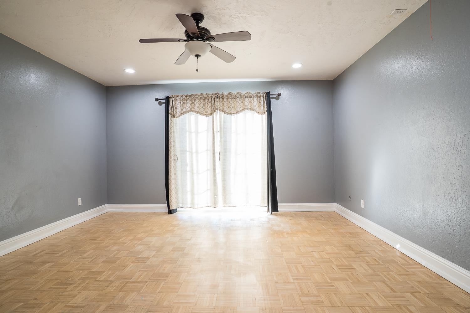 3411 N 3Rd St, Fresno, CA 93726