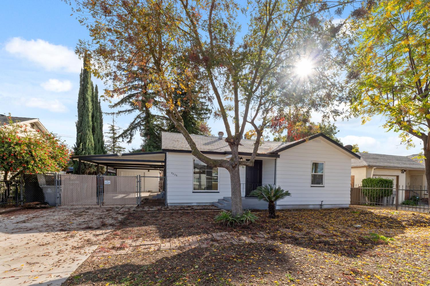 3226 Circle Ct W, Fresno, CA 93703