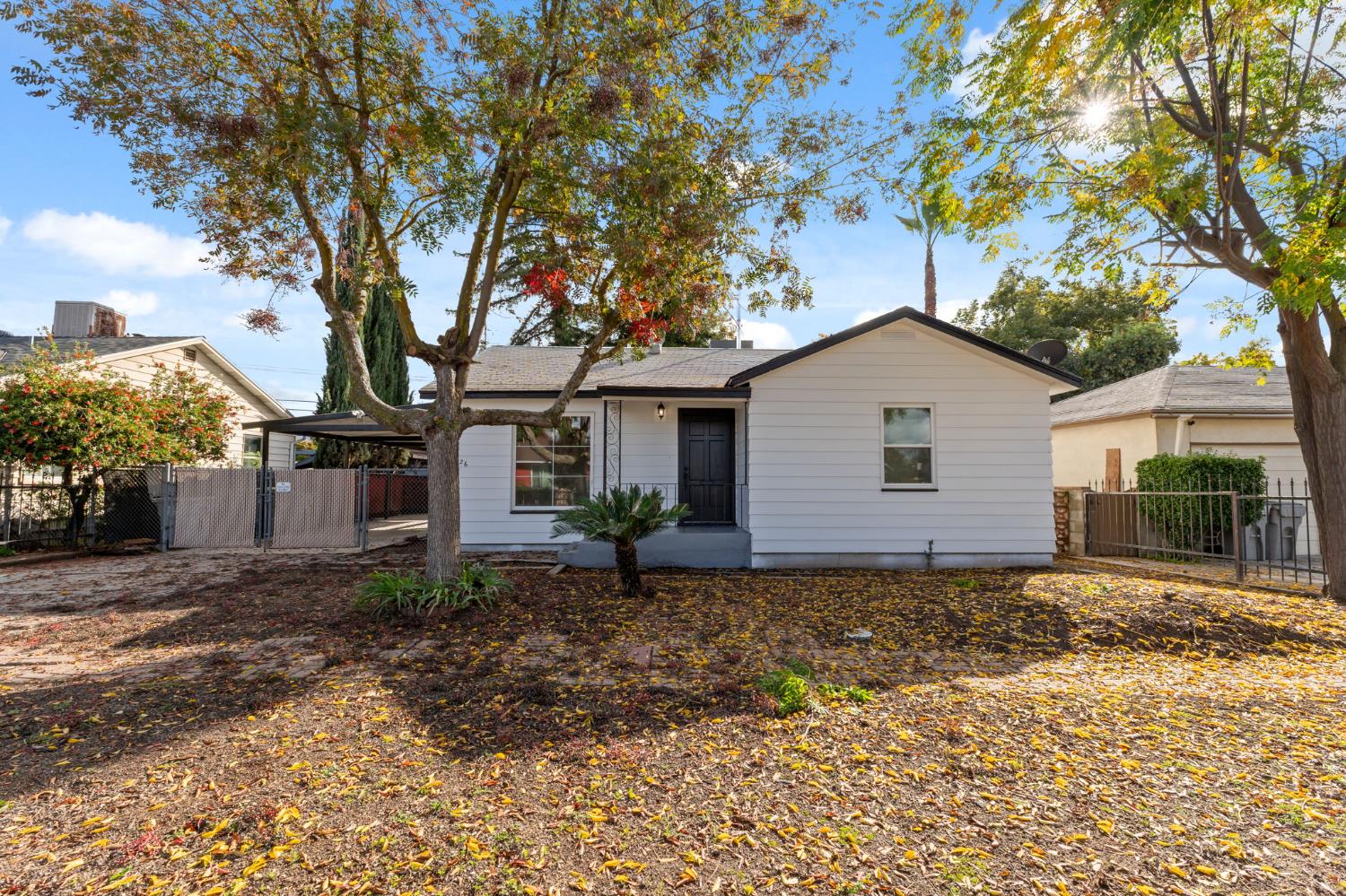 3226 Circle Ct W, Fresno, CA 93703