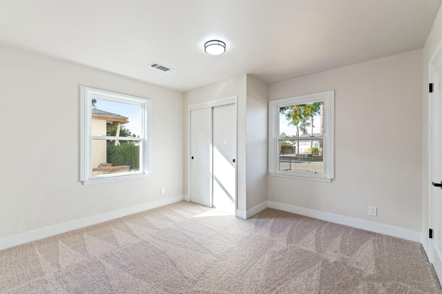 3226 Circle Ct W, Fresno, CA 93703