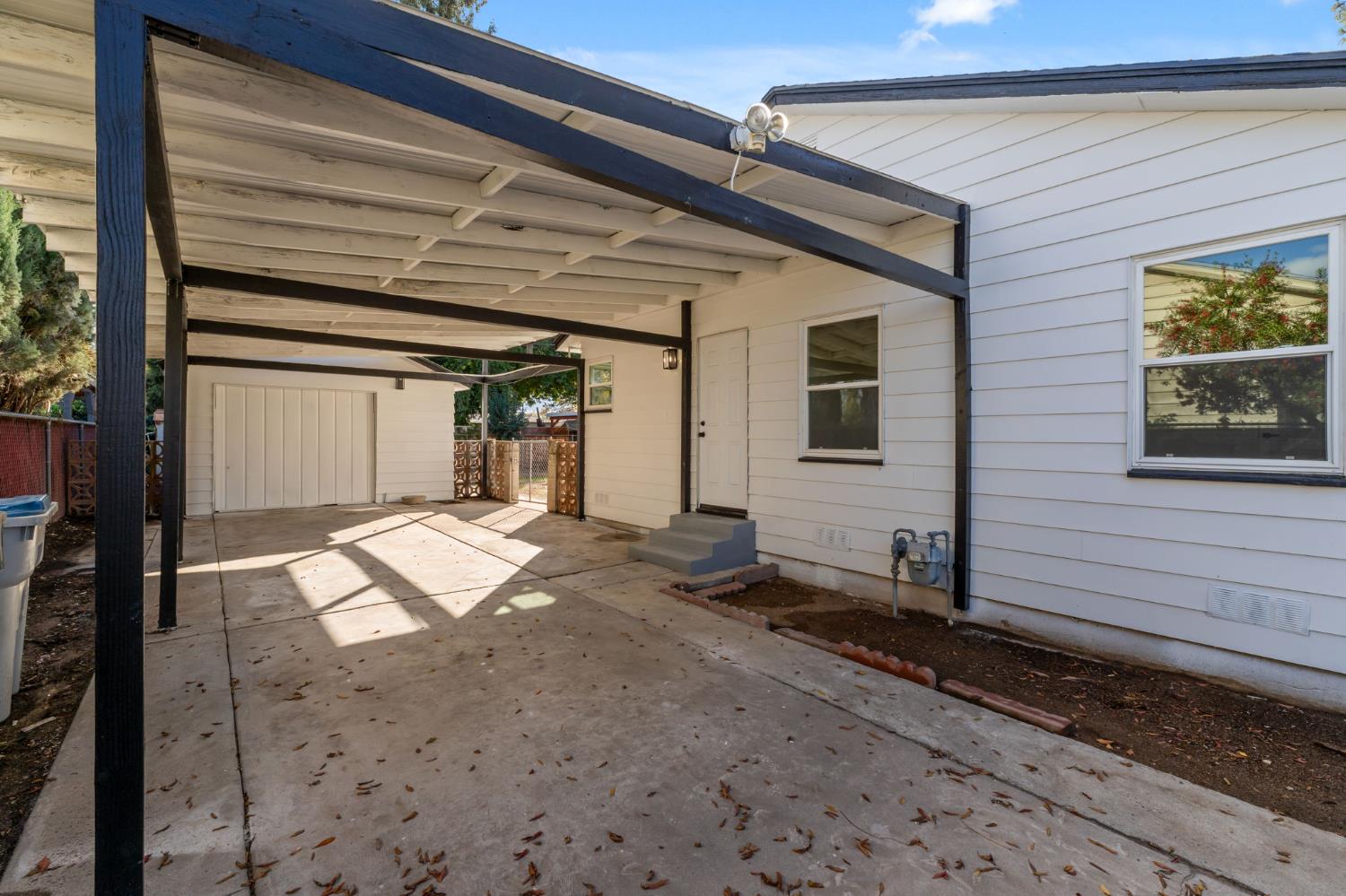 3226 Circle Ct W, Fresno, CA 93703