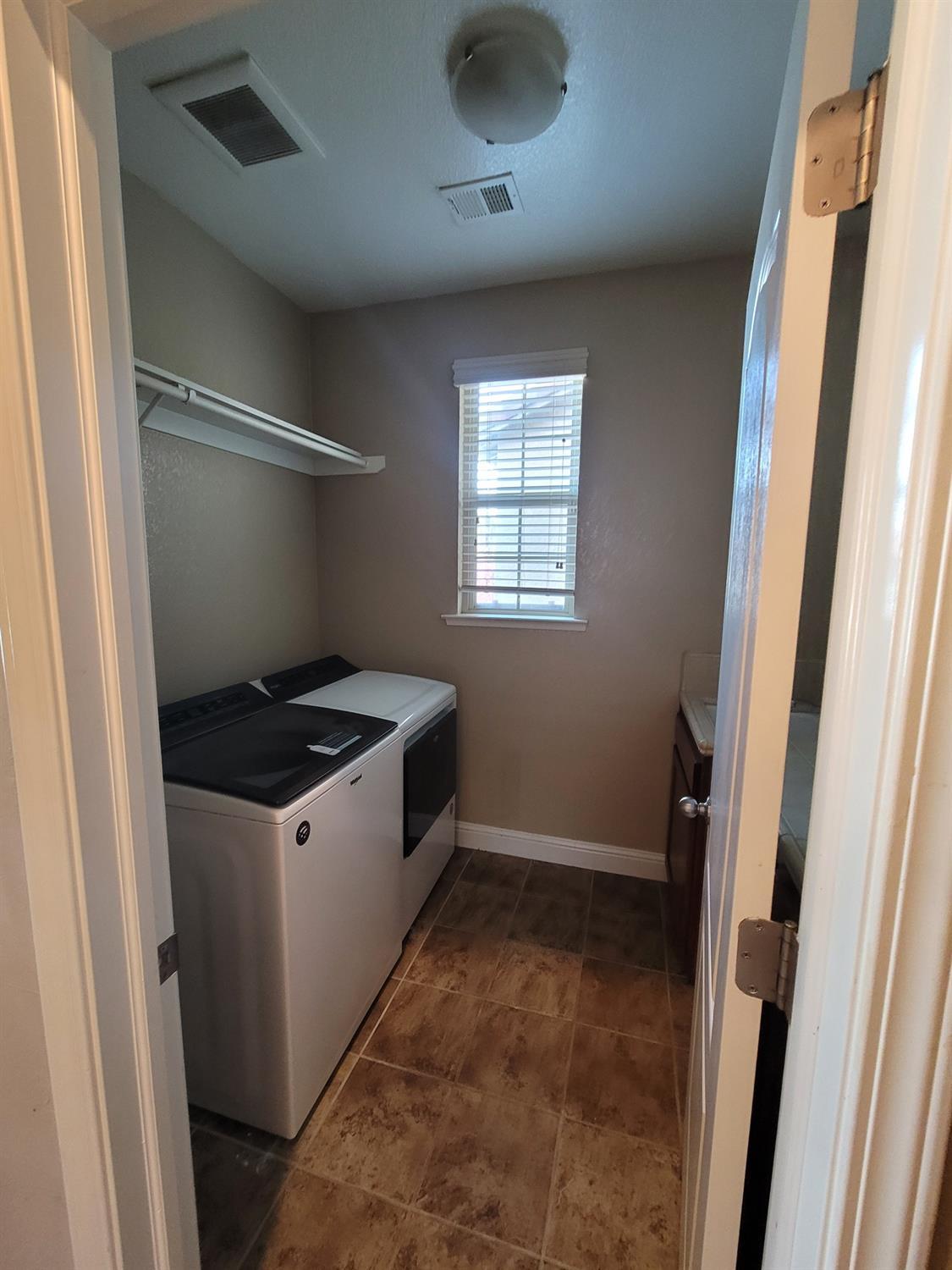 6587 W Wrenwood Ln, Fresno, CA 93723