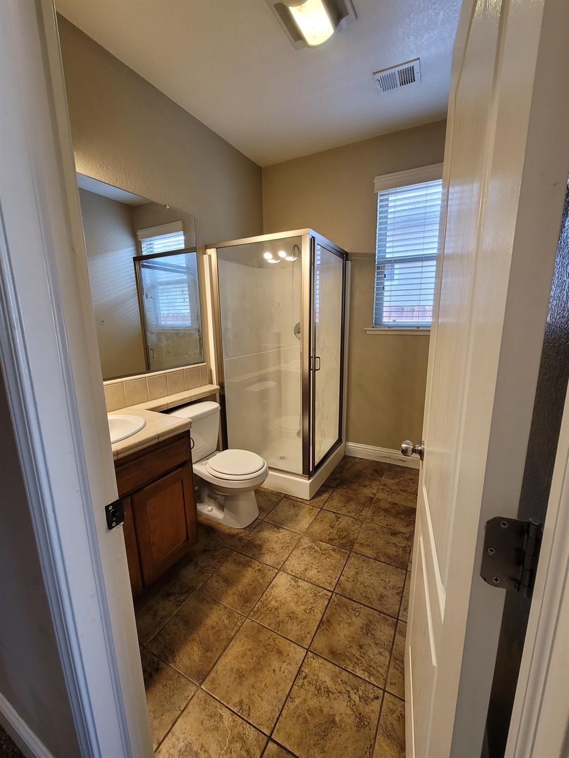 6587 W Wrenwood Ln, Fresno, CA 93723