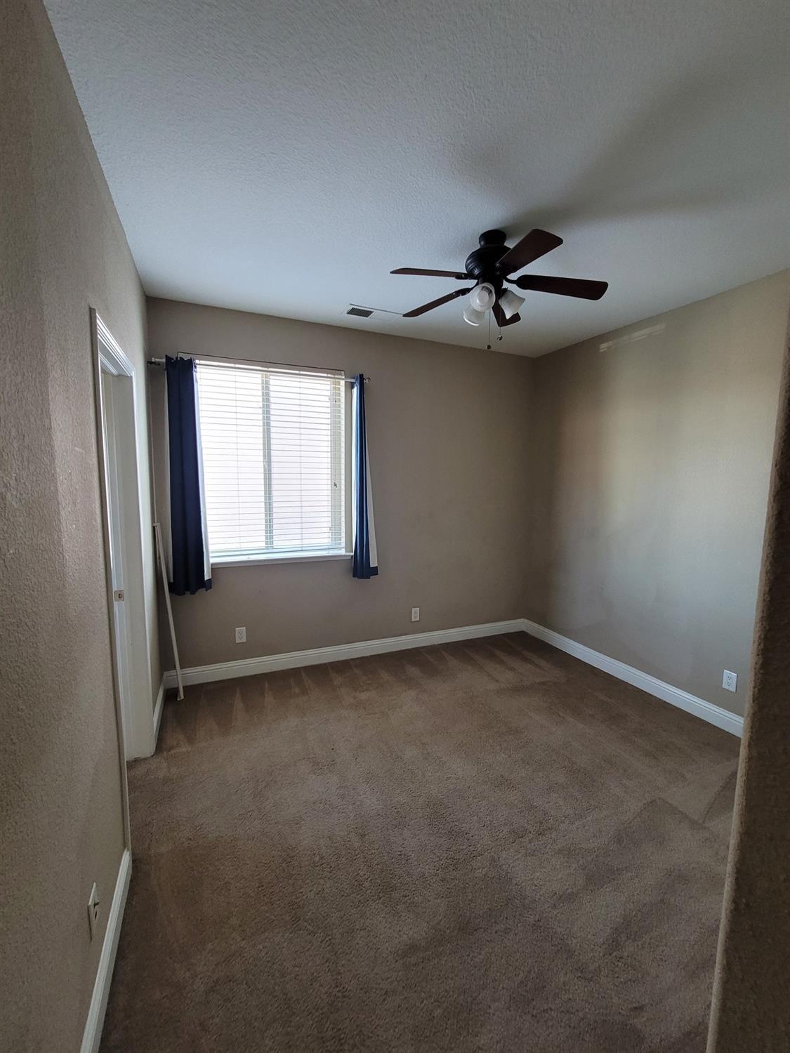 6587 W Wrenwood Ln, Fresno, CA 93723