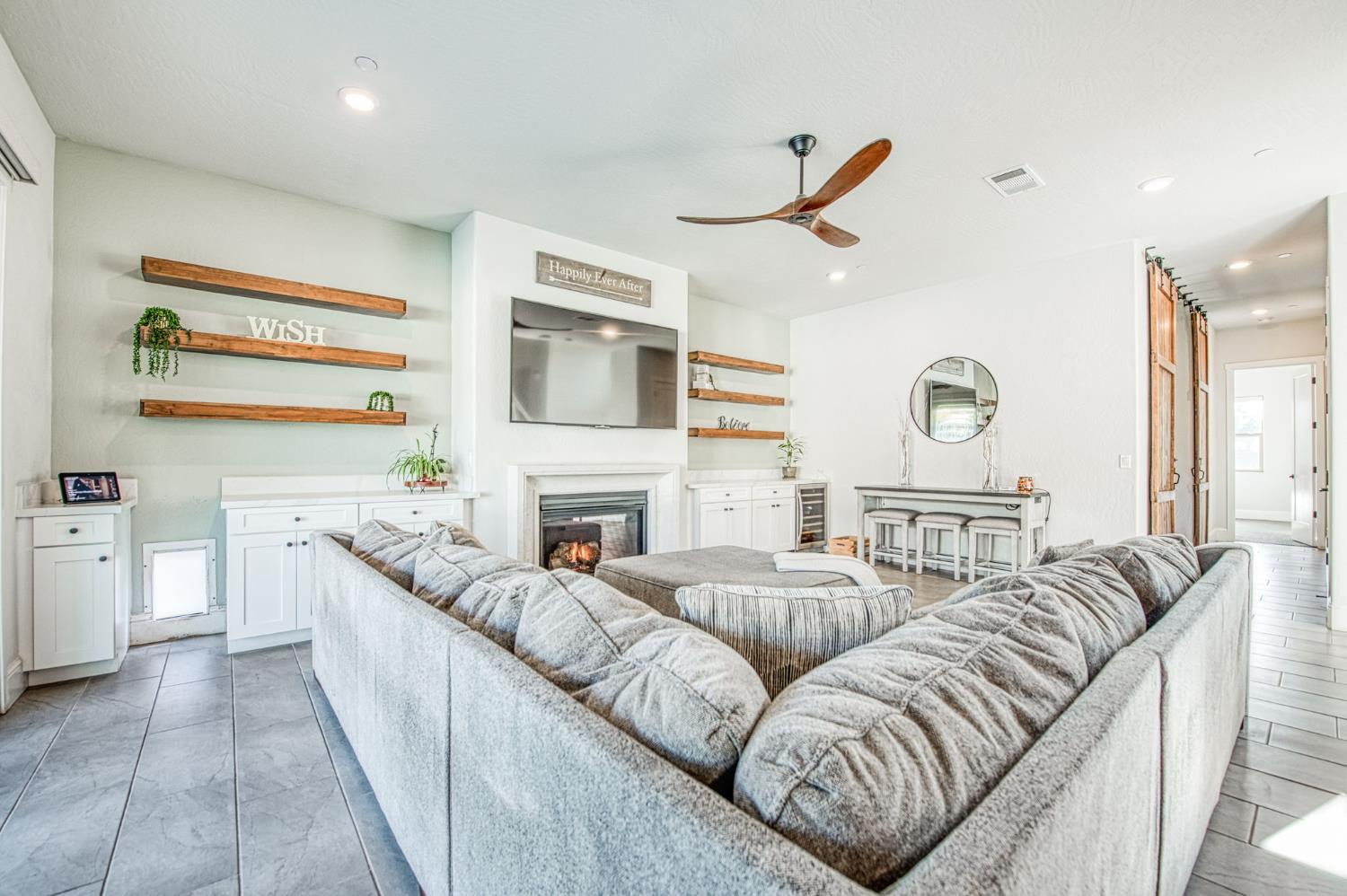 2468 E Kynzlee Ave, Fresno, CA 93730