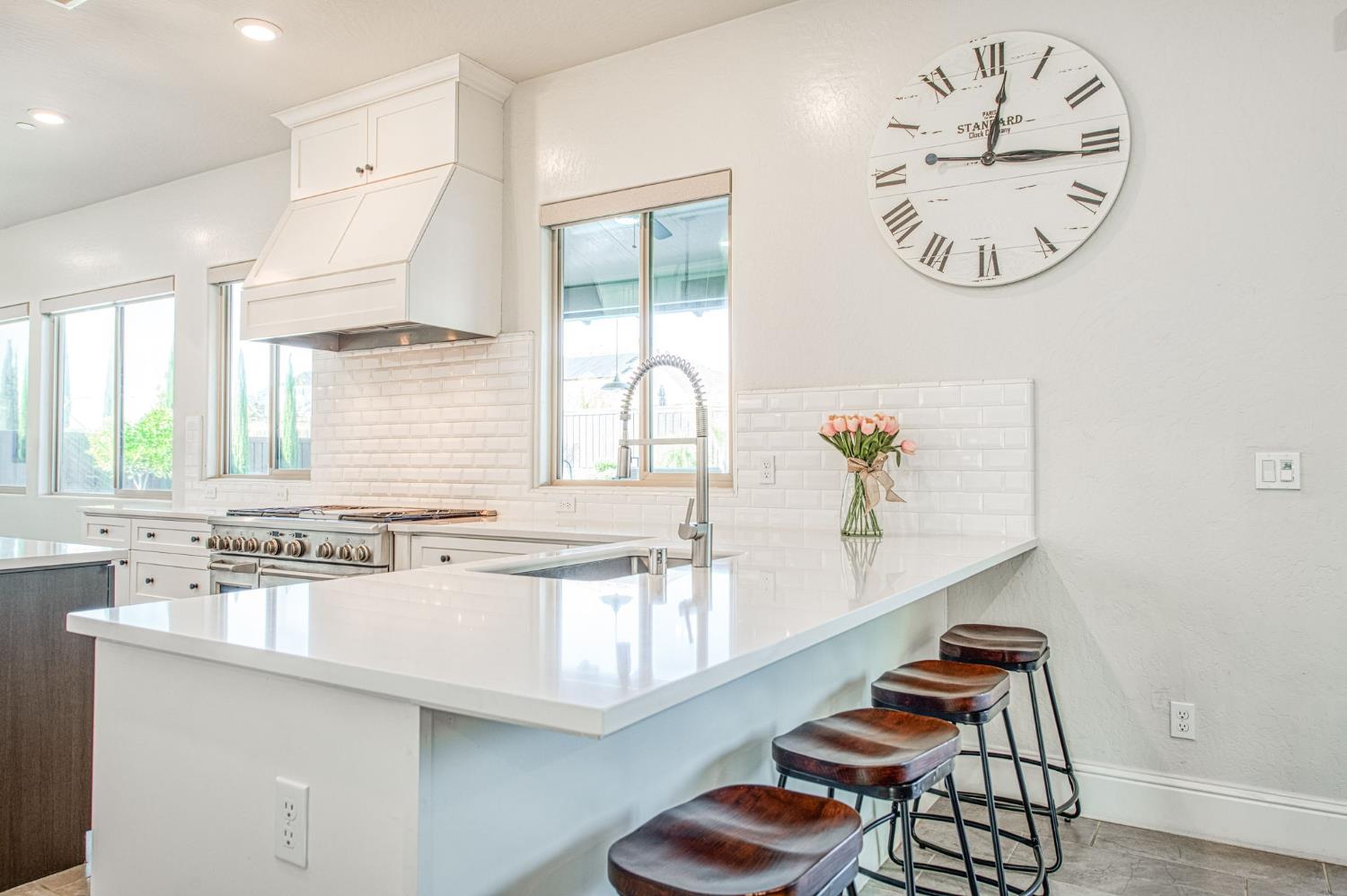 2468 E Kynzlee Ave, Fresno, CA 93730