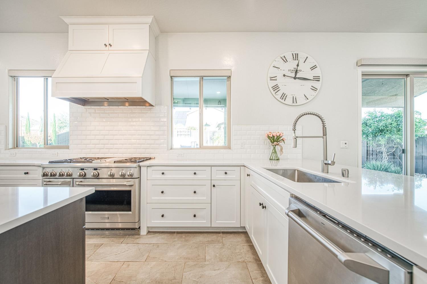 2468 E Kynzlee Ave, Fresno, CA 93730