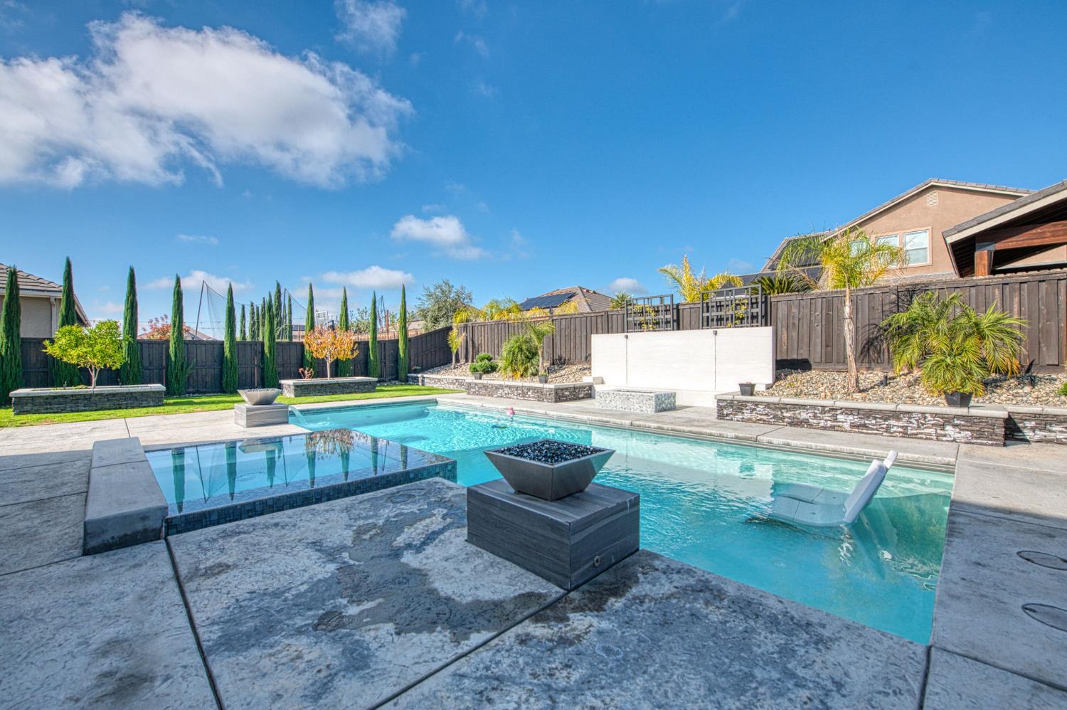 2468 E Kynzlee Ave, Fresno, CA 93730