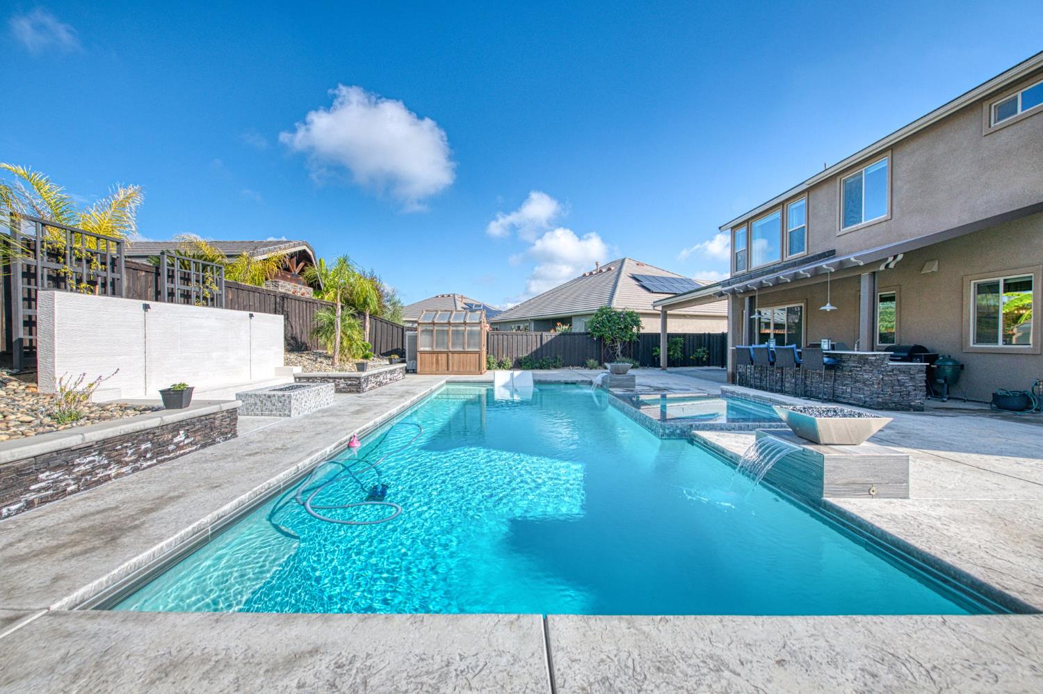 2468 E Kynzlee Ave, Fresno, CA 93730