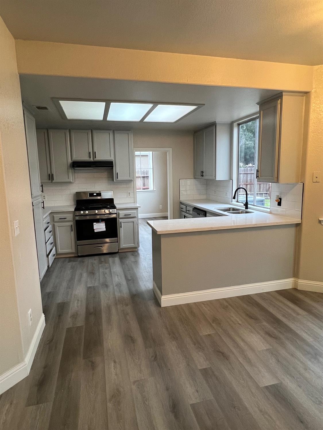 5930 W Birch Ave, Fresno, CA 93722