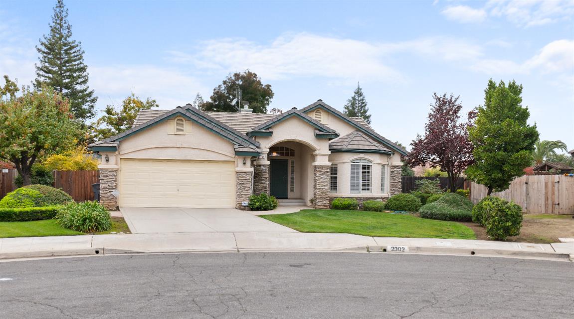2302 E Rush Ave, Fresno, CA 93730