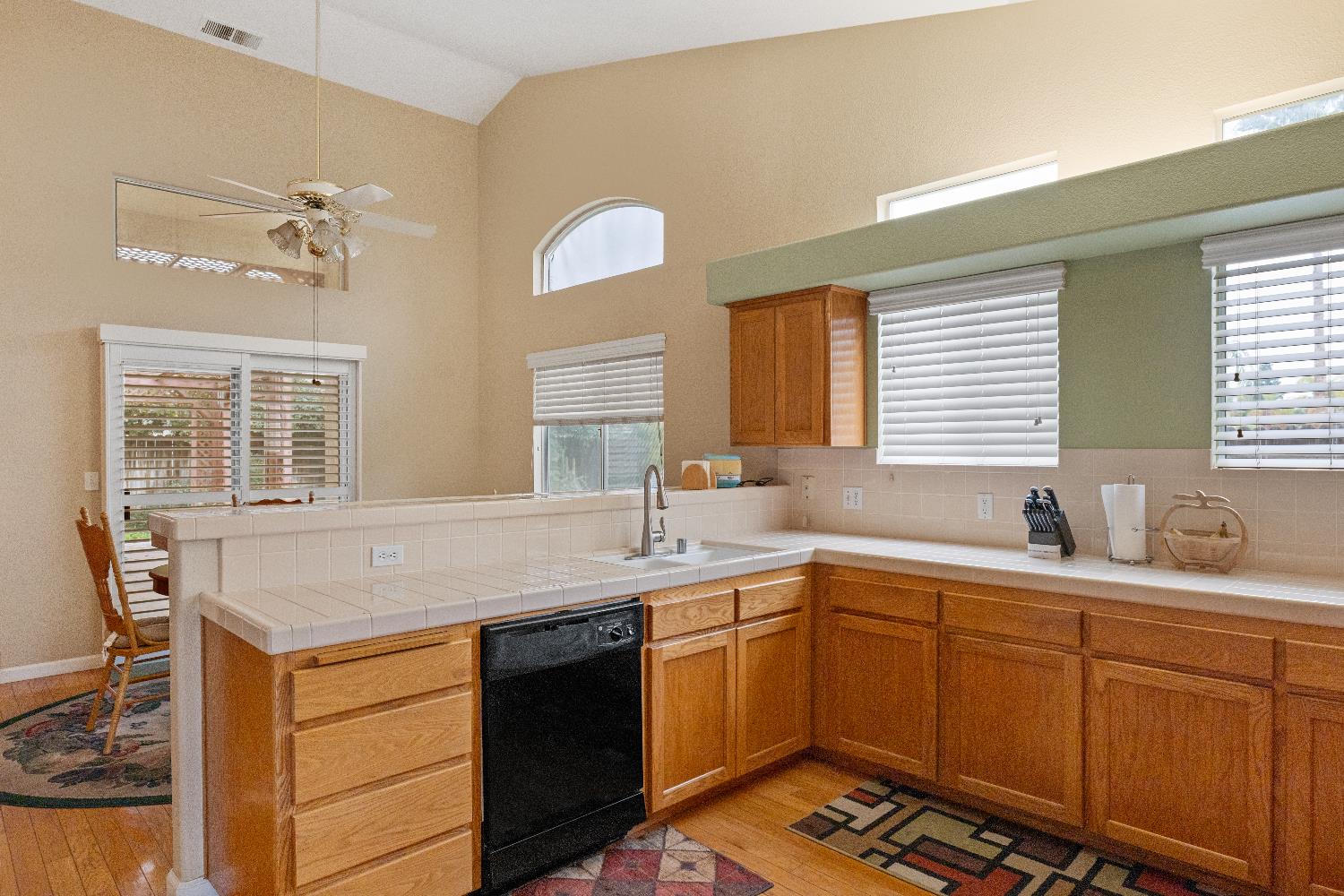 2302 E Rush Ave, Fresno, CA 93730