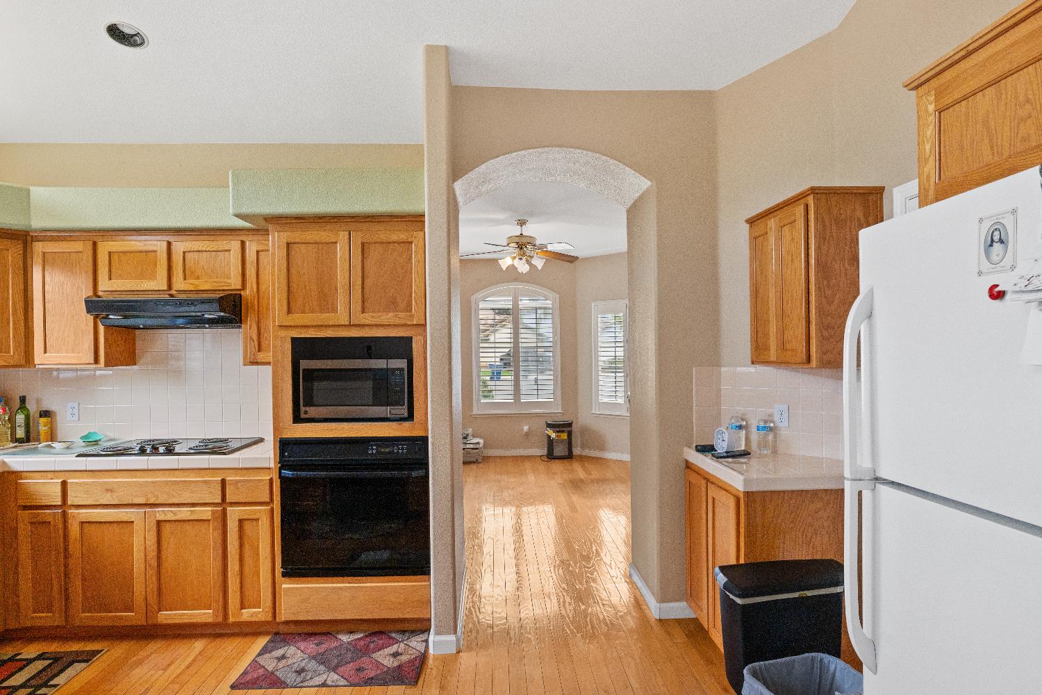 2302 E Rush Ave, Fresno, CA 93730