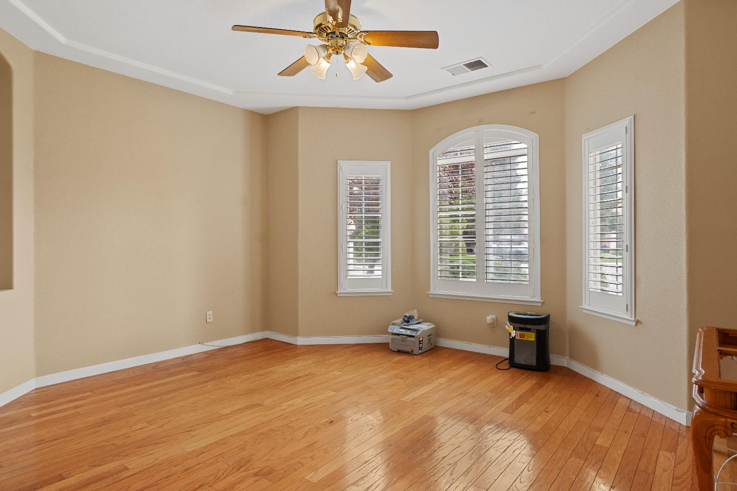 2302 E Rush Ave, Fresno, CA 93730