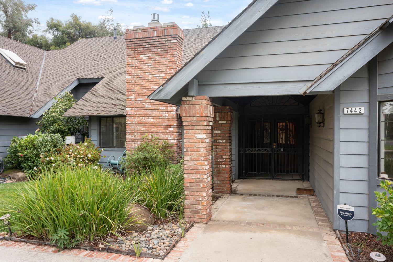 7442 N Tahan Ave, Fresno, CA 93711