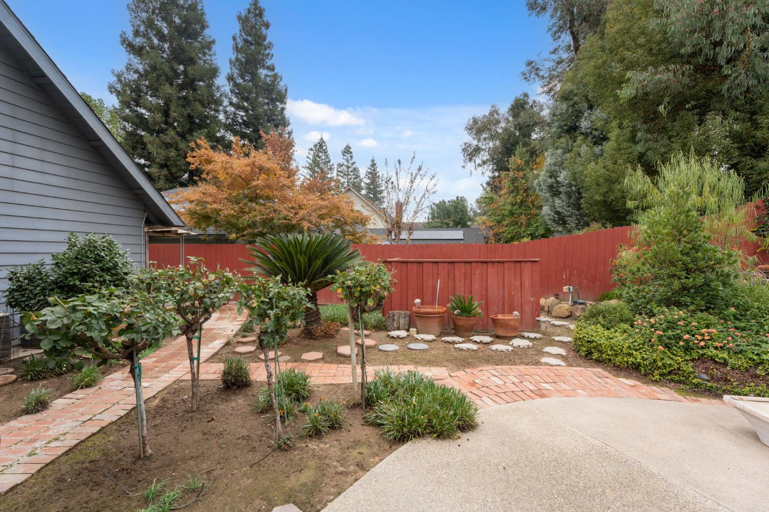 7442 N Tahan Ave, Fresno, CA 93711