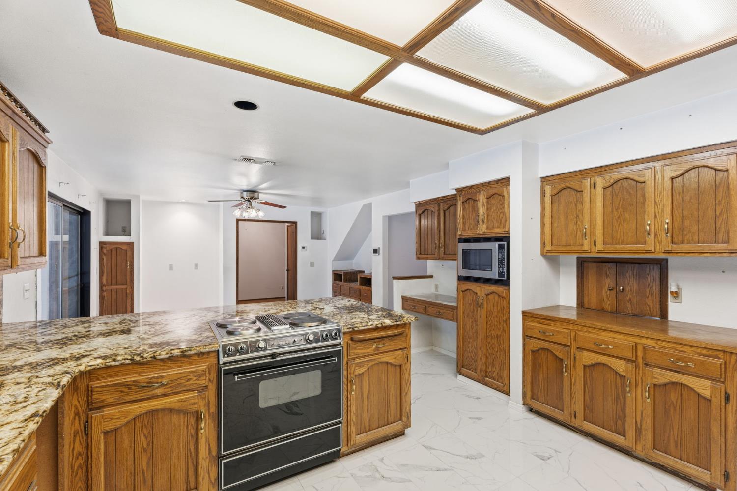 7442 N Tahan Ave, Fresno, CA 93711