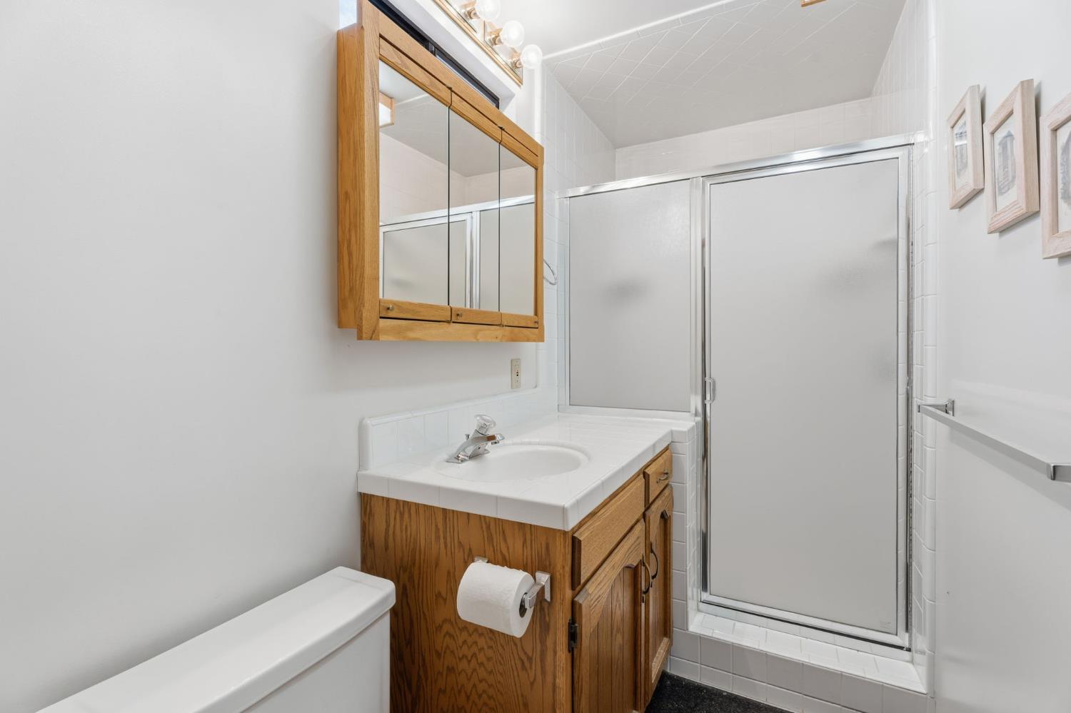 7442 N Tahan Ave, Fresno, CA 93711