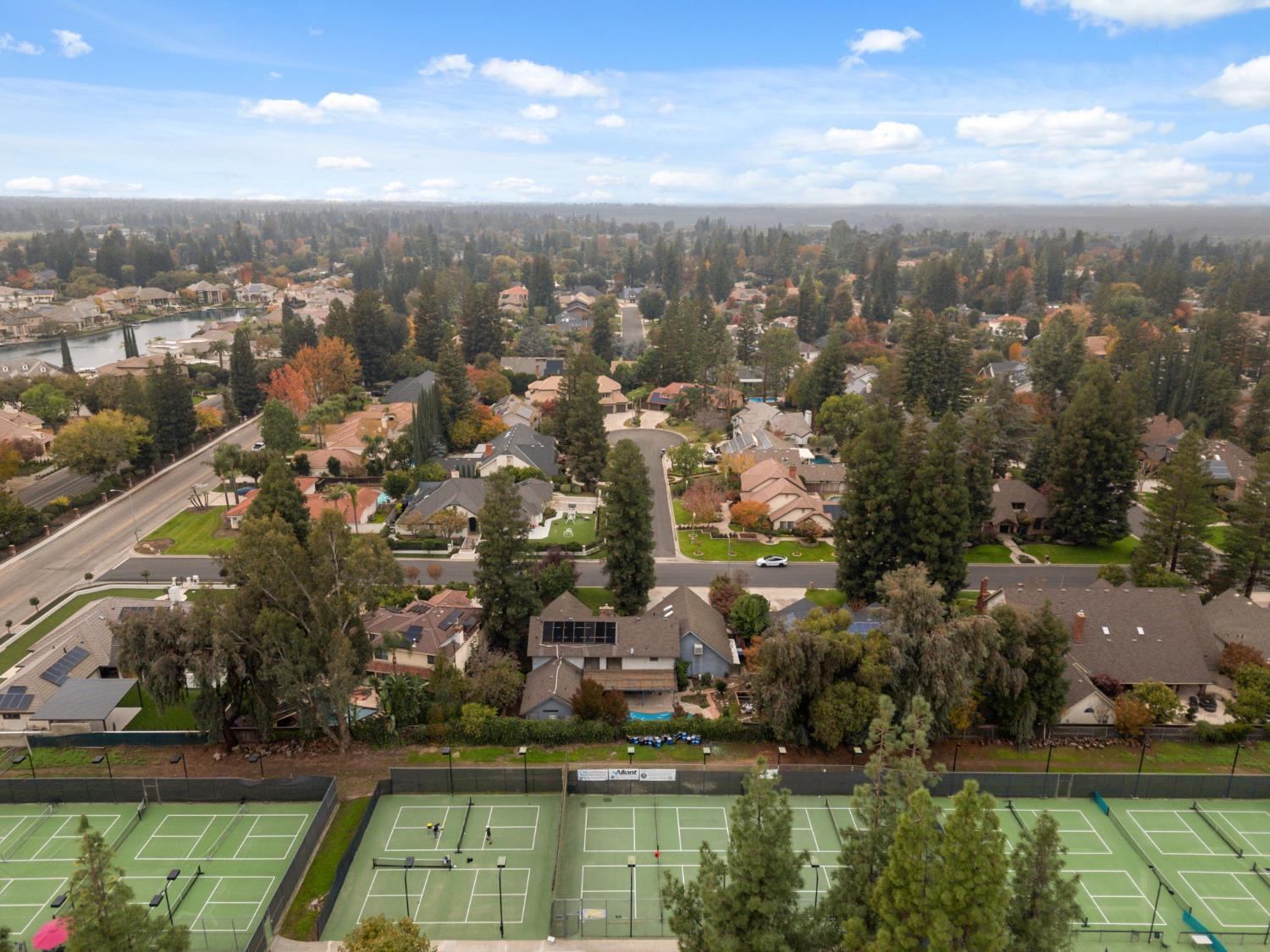 7442 N Tahan Ave, Fresno, CA 93711