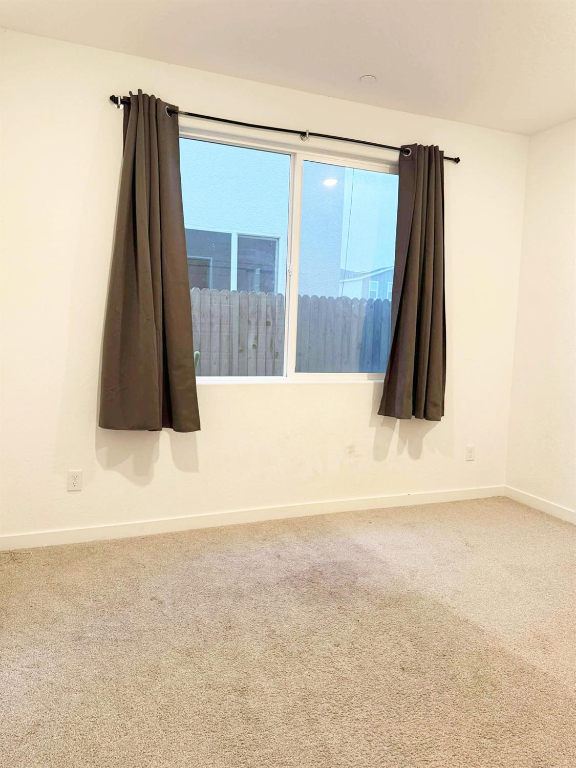 2844 N Vahe Ave, Fresno, CA 93737