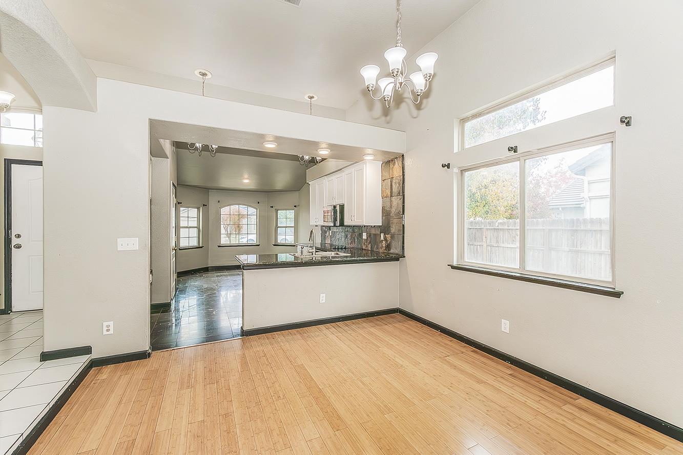 2829 E Decatur Ave, Fresno, CA 93720