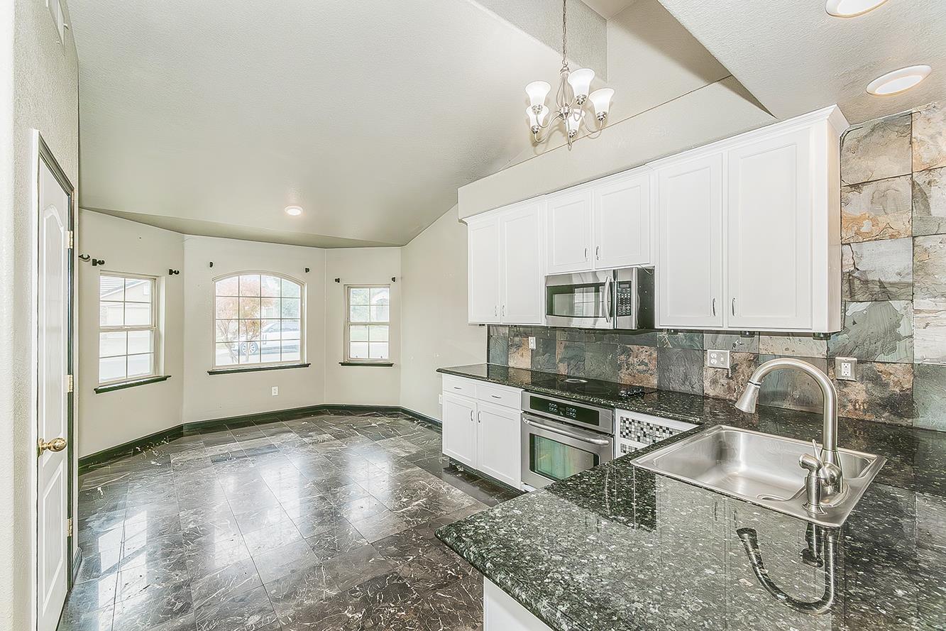 2829 E Decatur Ave, Fresno, CA 93720