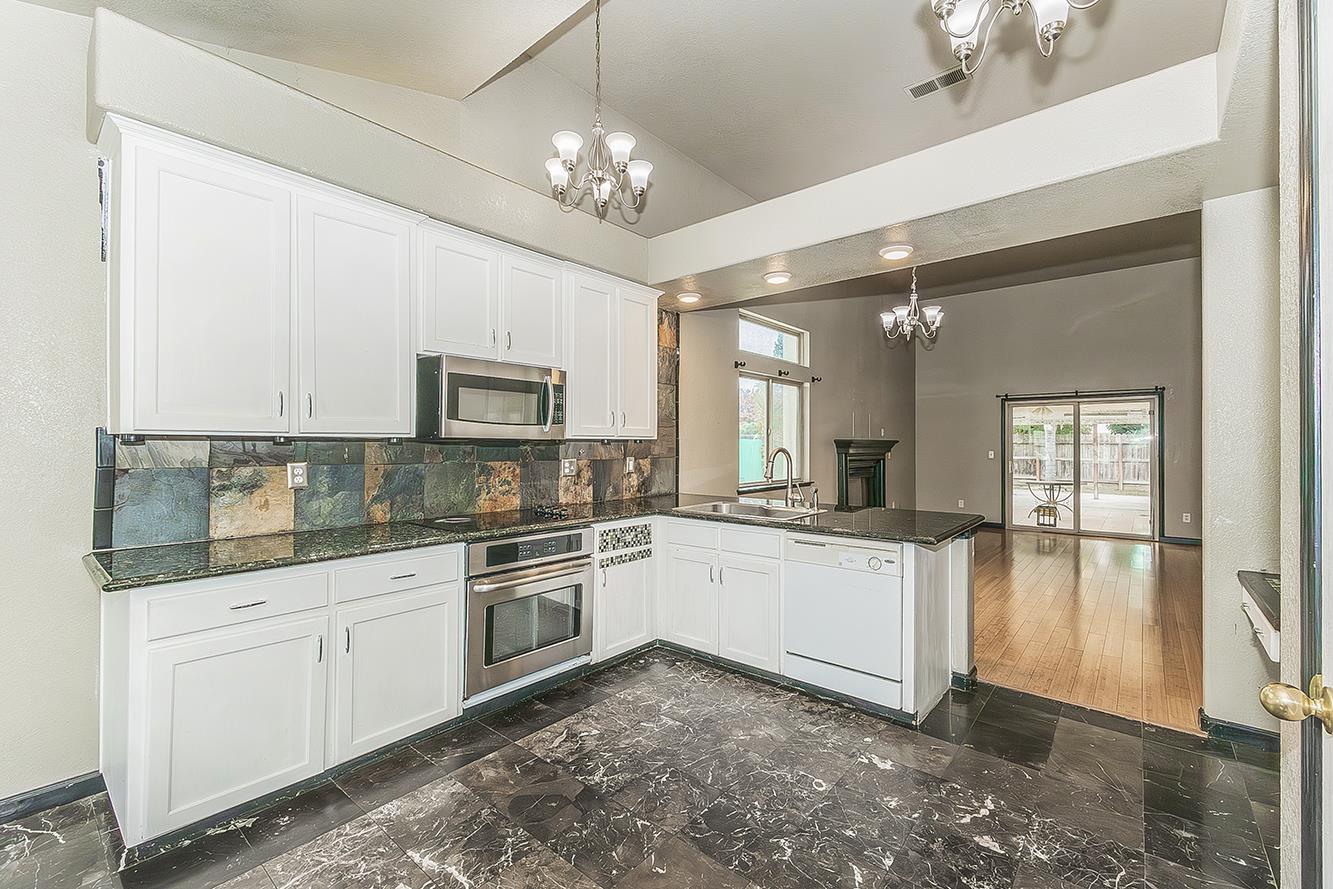 2829 E Decatur Ave, Fresno, CA 93720