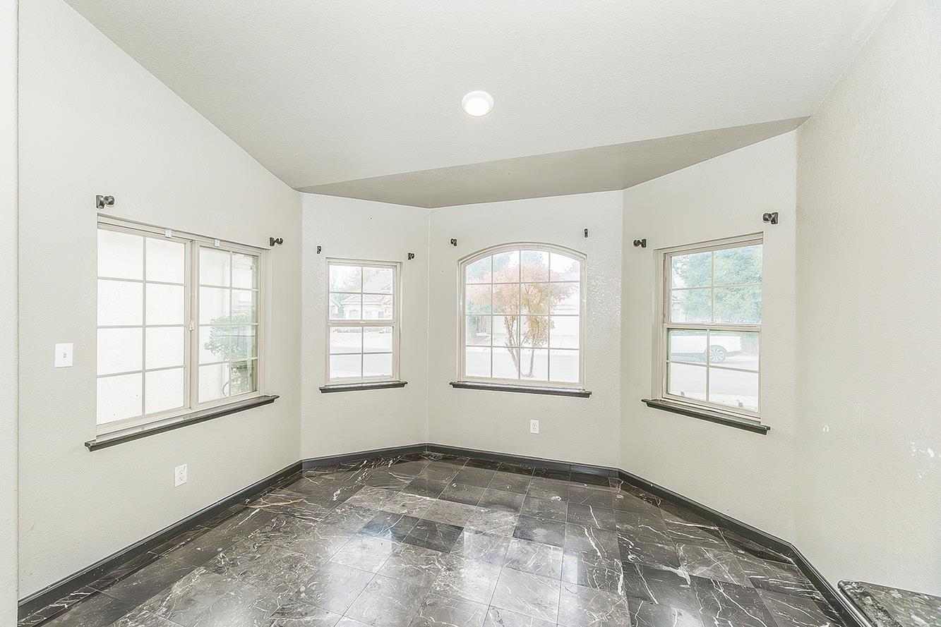 2829 E Decatur Ave, Fresno, CA 93720