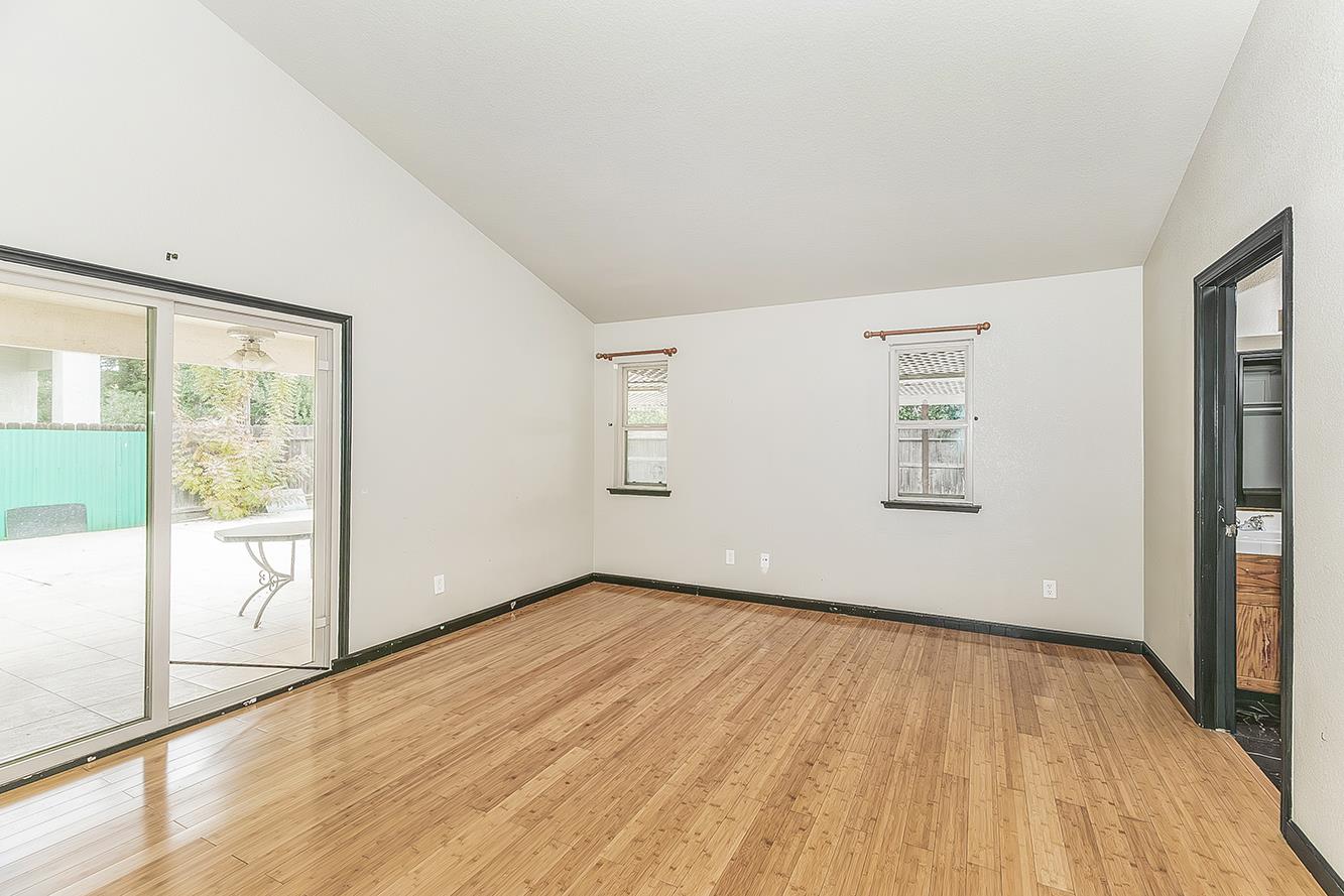 2829 E Decatur Ave, Fresno, CA 93720