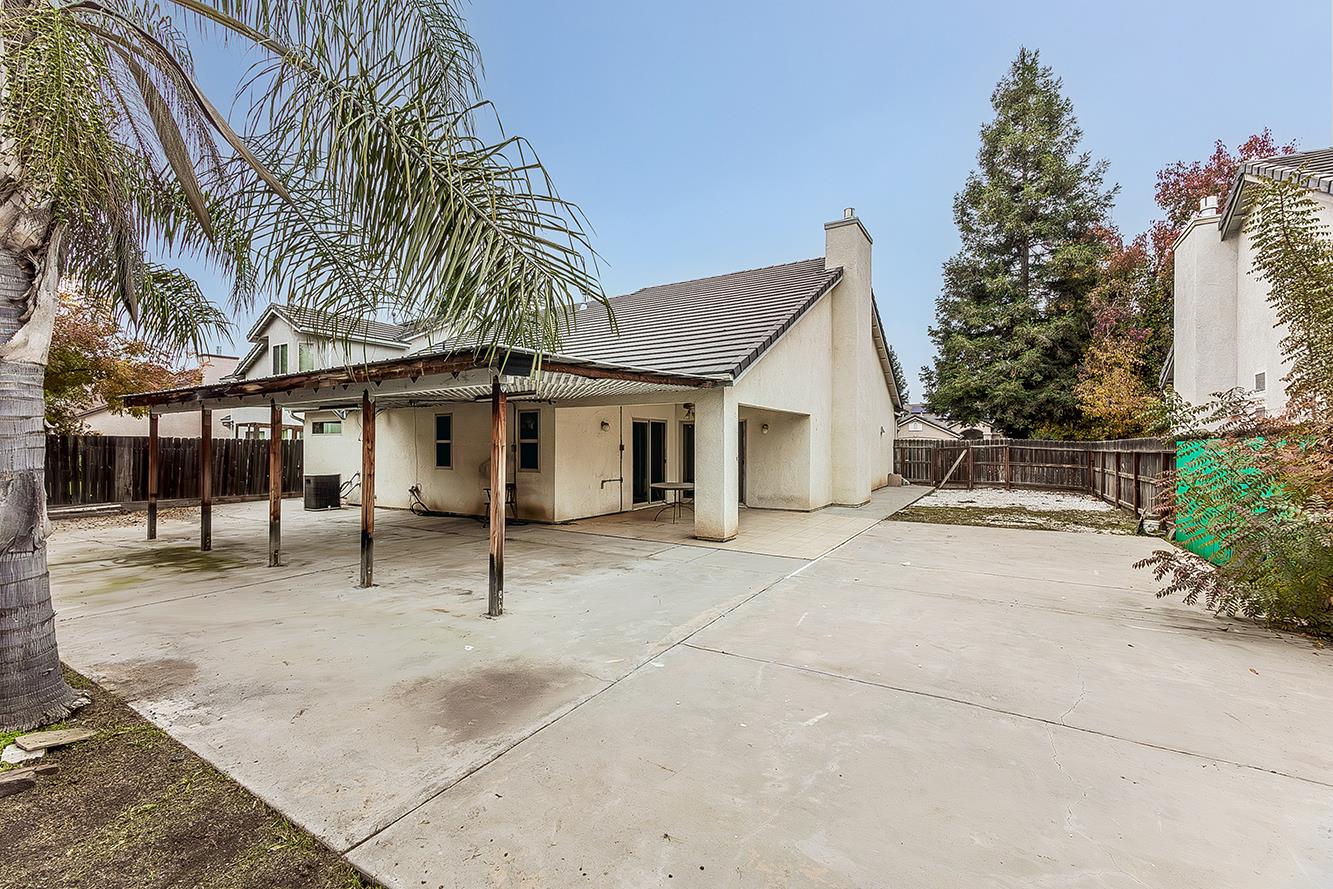 2829 E Decatur Ave, Fresno, CA 93720