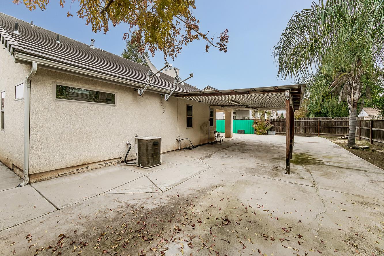 2829 E Decatur Ave, Fresno, CA 93720