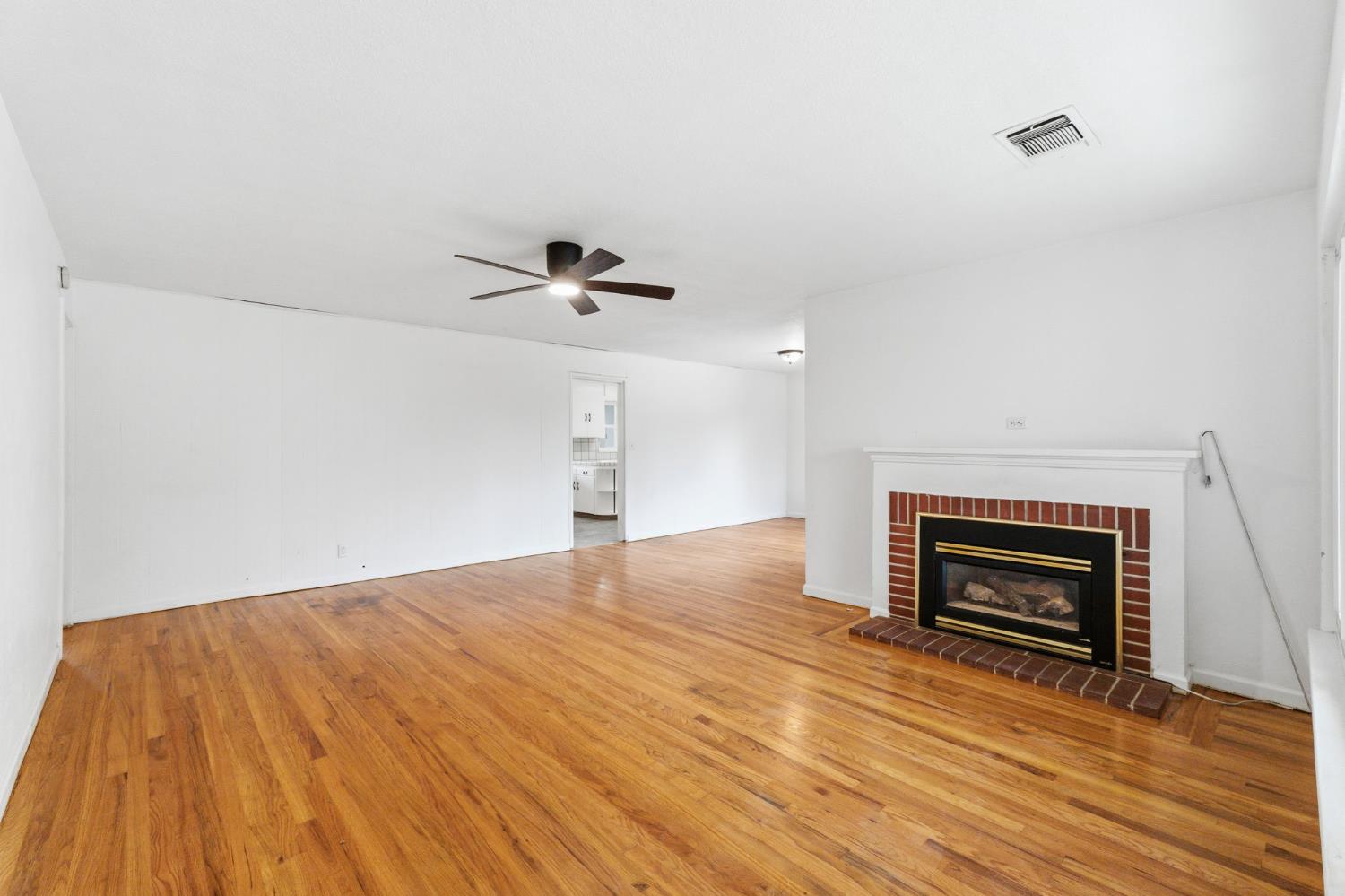 732 W Cortland Ave, Fresno, CA 93705