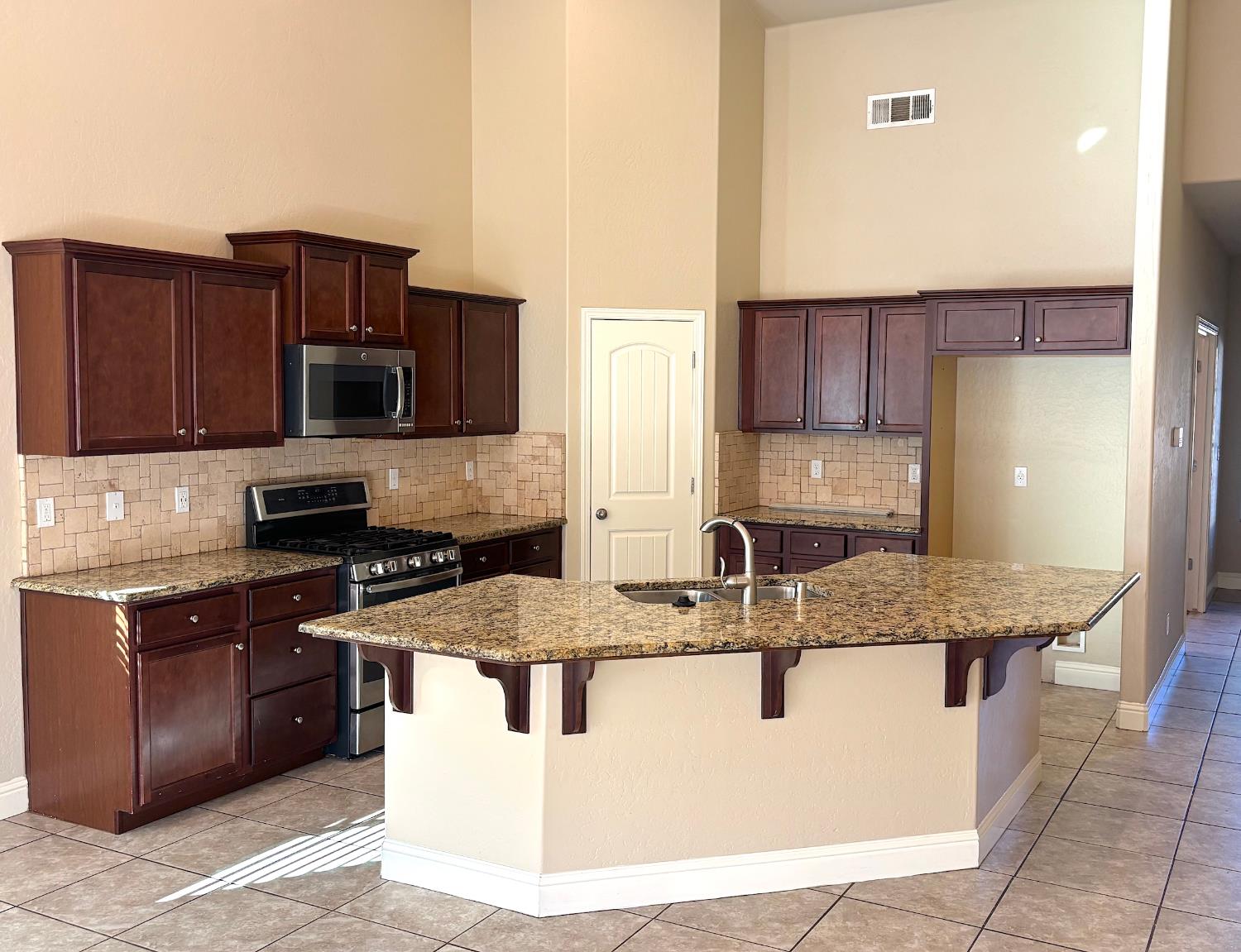 6248 E Farrin Ave, Fresno, CA 93727