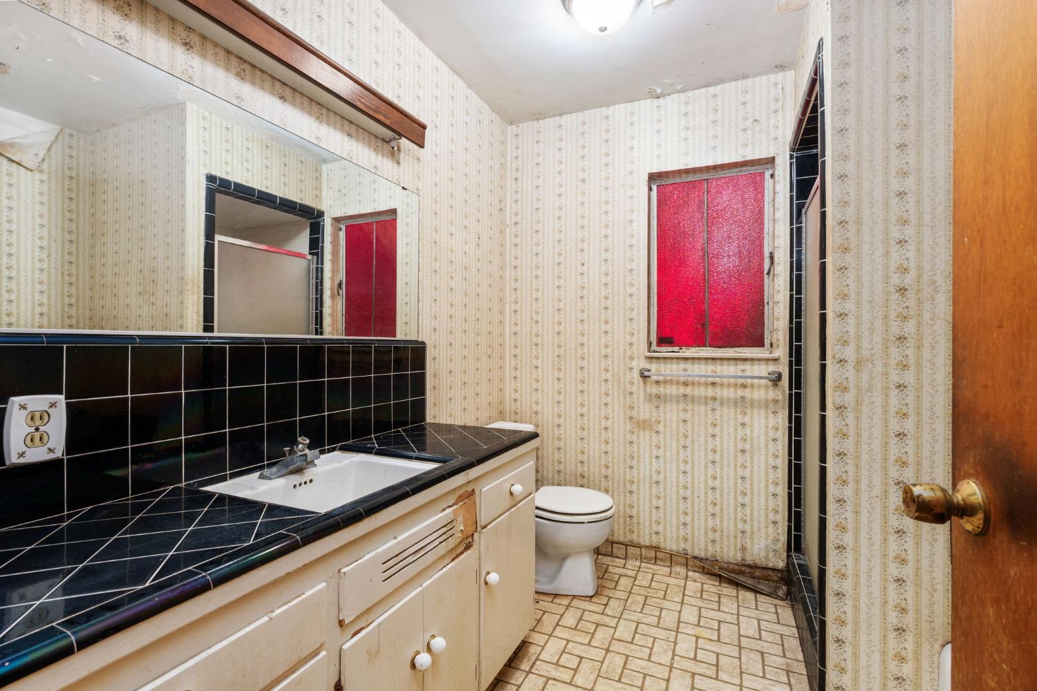 3314 E Swift Ave, Fresno, CA 93726