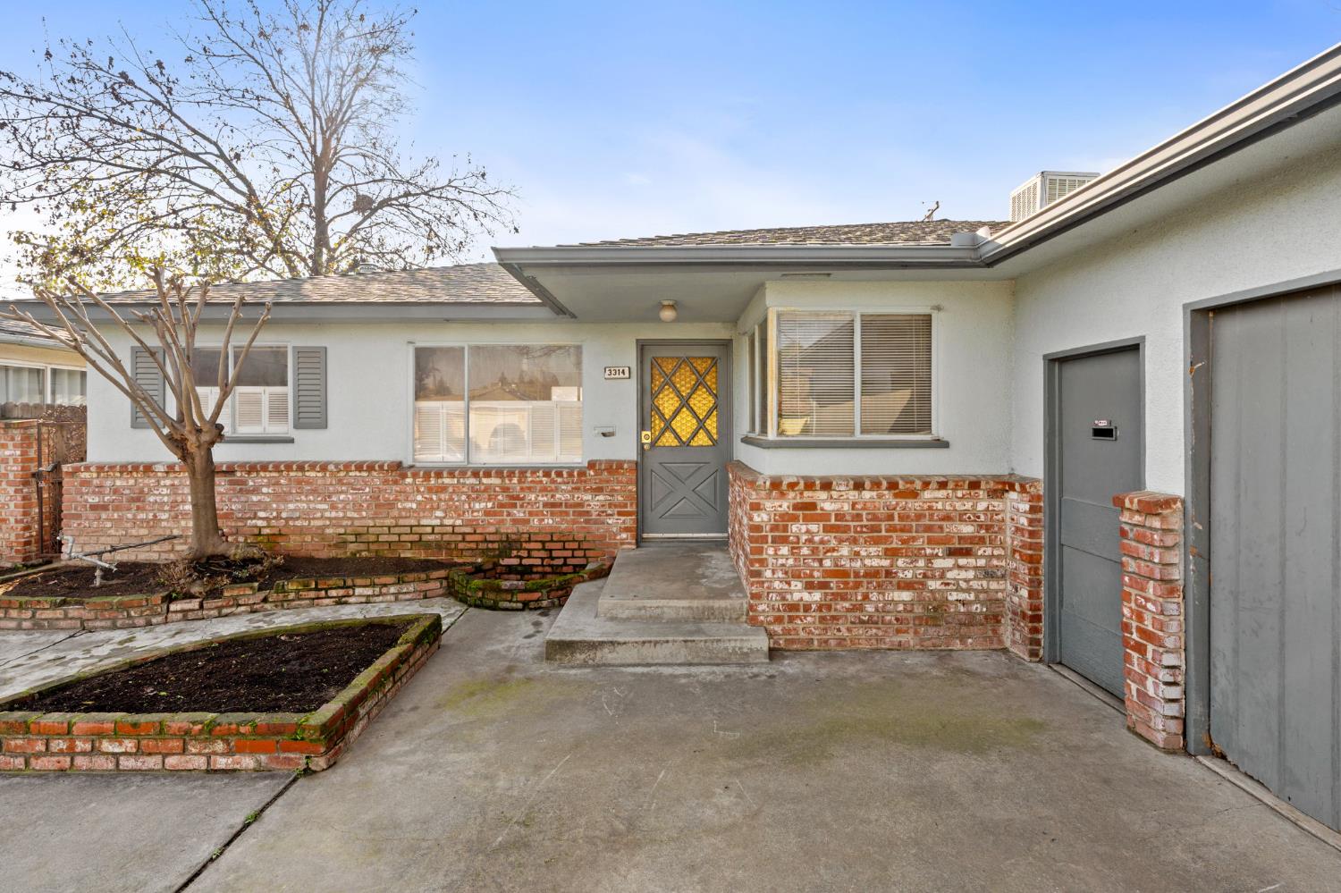3314 E Swift Ave, Fresno, CA 93726