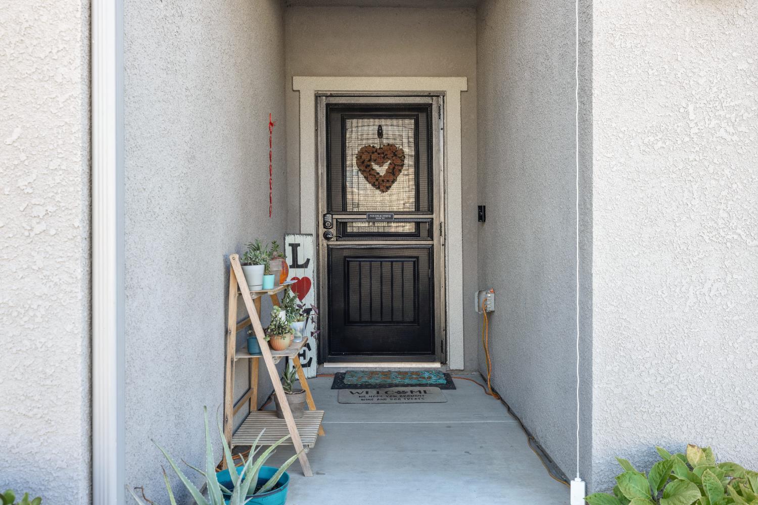 5265 W Lamona Ave, Fresno, CA 93722