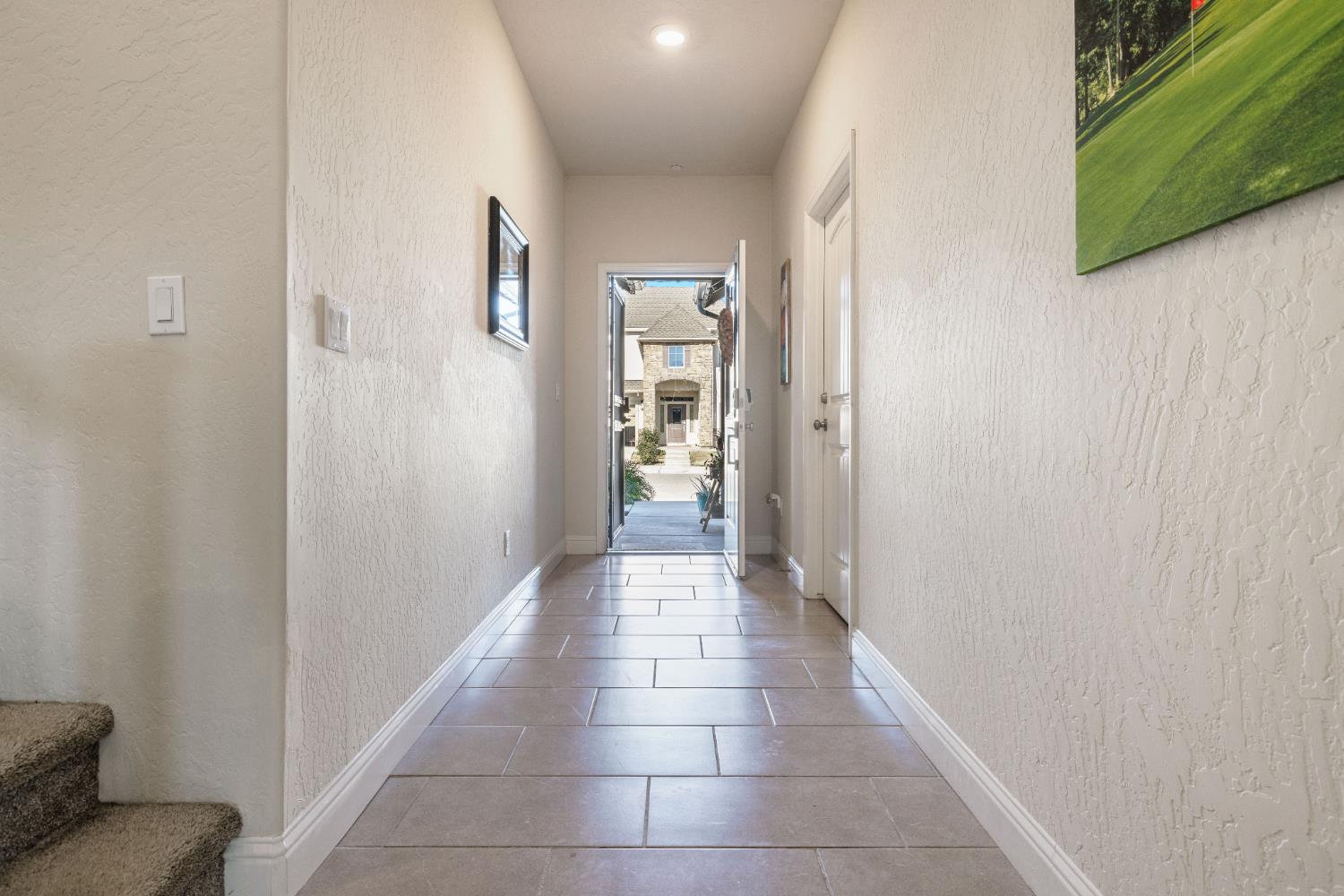 5265 W Lamona Ave, Fresno, CA 93722