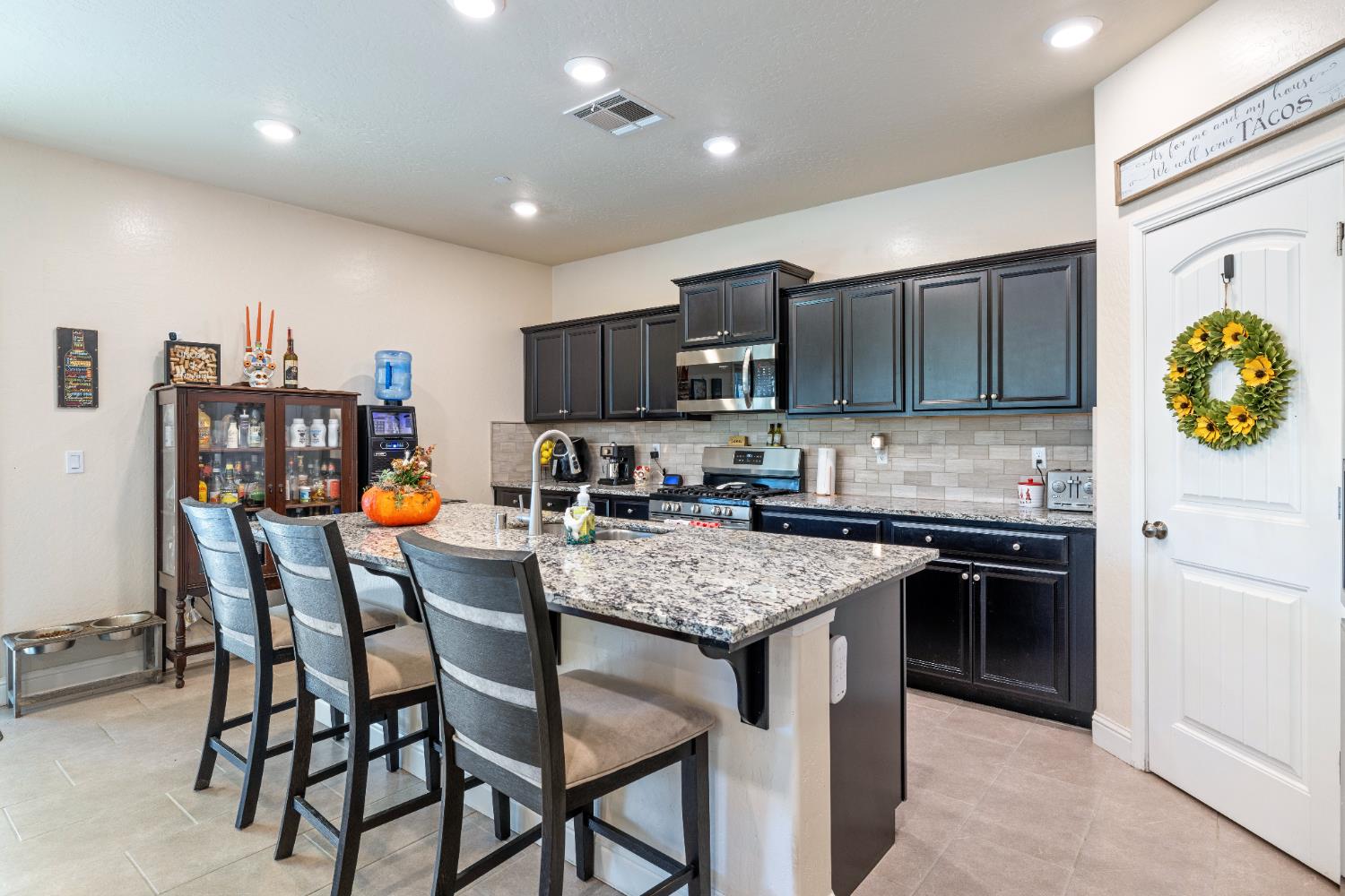 5265 W Lamona Ave, Fresno, CA 93722